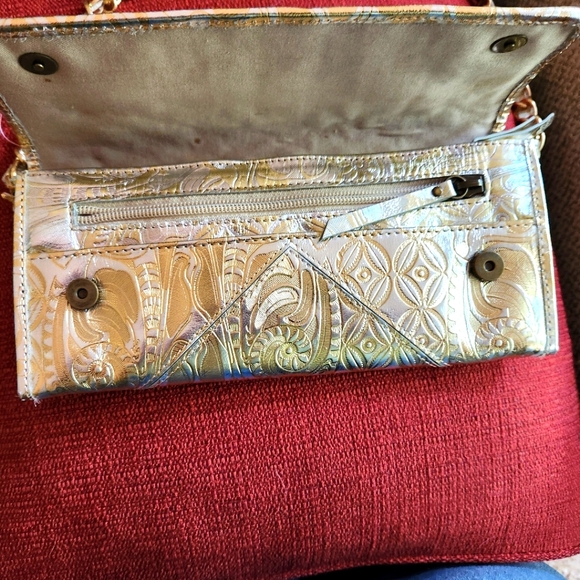 Chicos NWT envelope handbag with credit card holder - Picture 2 of 4